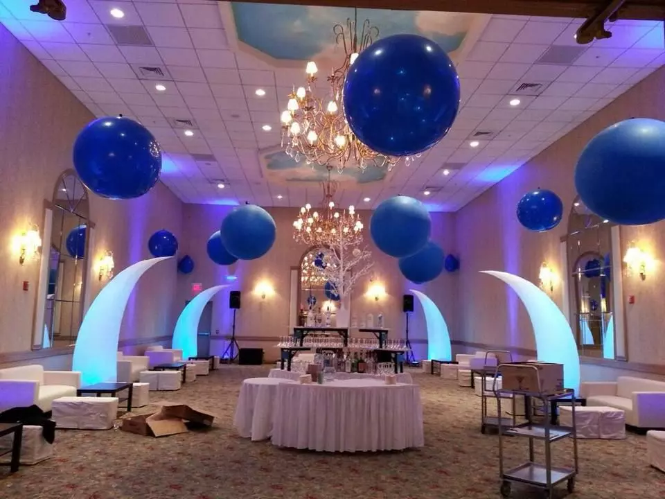 ceiling hanging balloon decoration