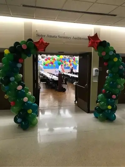 columns of balloons with stars