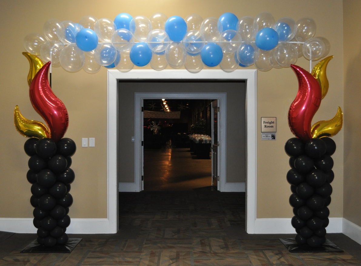 Homecoming-Balloon-entrance