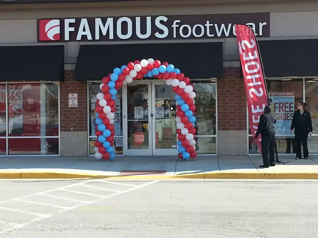 balloon arch near the store