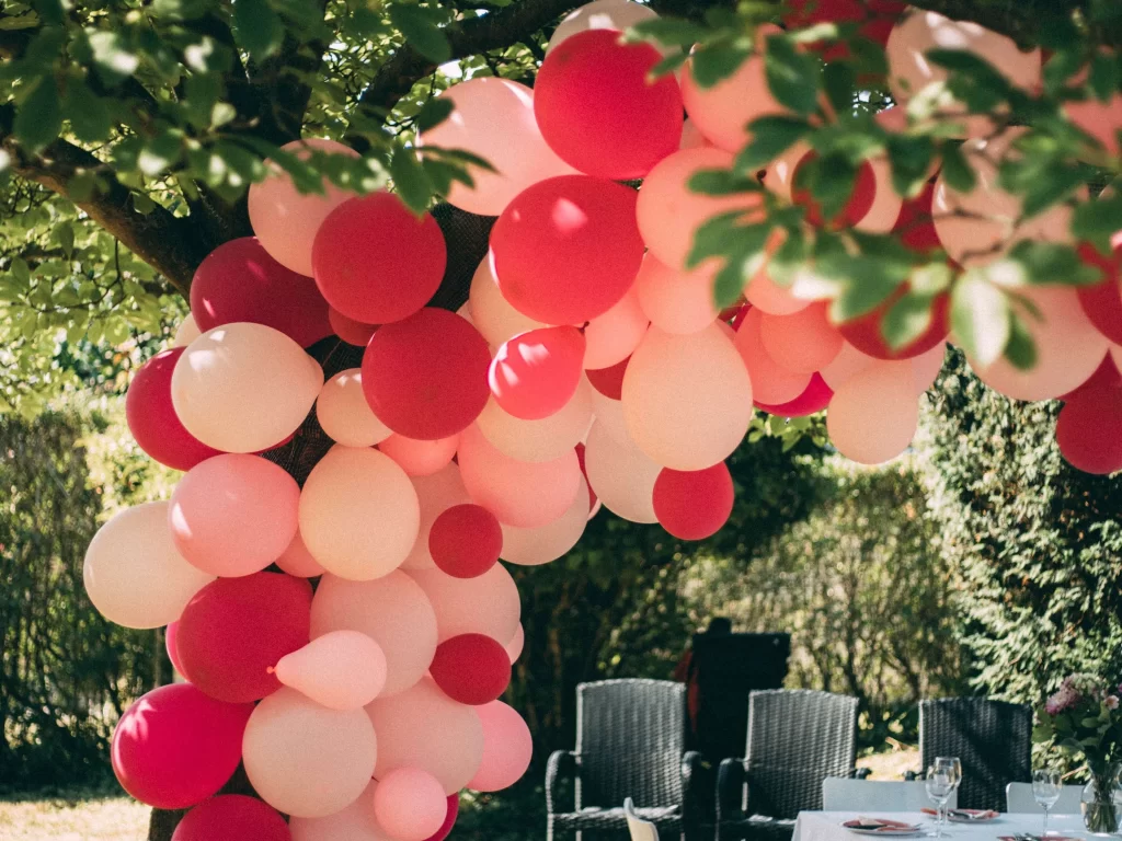 wedding balloons arch