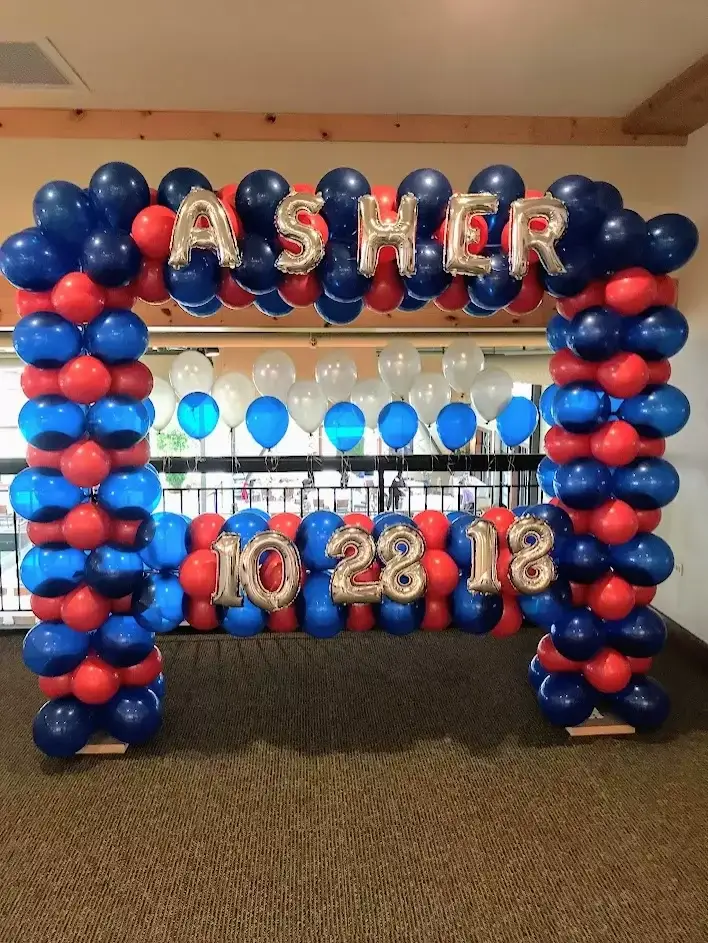 custom balloon arch in Libertyville